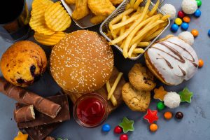 Compulsão alimentar: o que é, como lidar e qual seu impacto